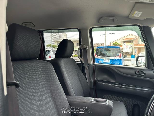 ベンチシートで空間を広く使うことが出来ます。 ホンダ N-BOX