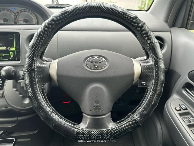 黒を基調とした内装で落ち着いた雰囲気です。 トヨタ シエンタ