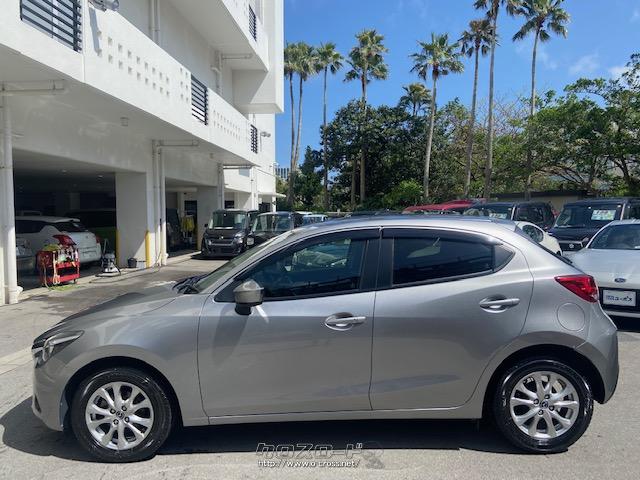 鋭い瞳に見立てたLED4灯ヘッドランプと、立体的なシグネチャーウイングで、端正ながら生き生きとした表情と生命感あふれる造形を実現 マツダ デミオ