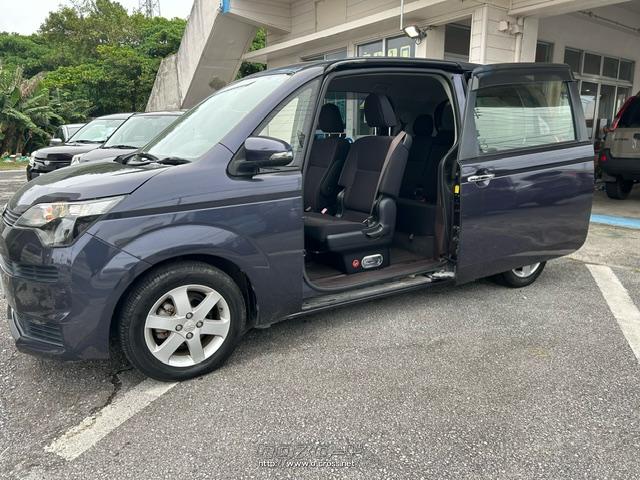 スペイドの特徴とする大開口電動ワイヤレススライドドアは、開口高1250mm、開口幅1020mm。そしてフラットなフロアの地上高は300mm トヨタ スペイド