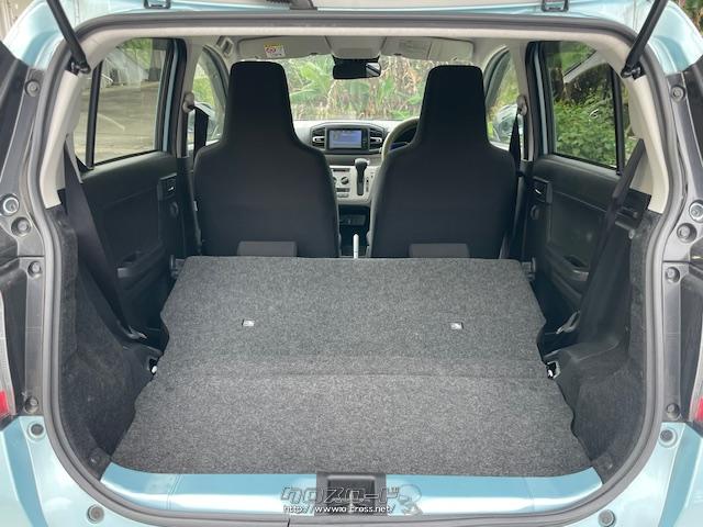 シートを倒せば長物にも対応します。 ダイハツ ミライース