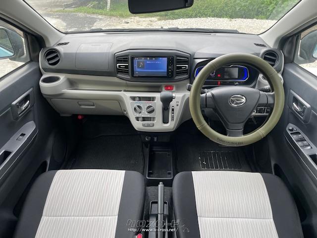 黒を基調とした内装で落ち着いた雰囲気です。 ダイハツ ミライース