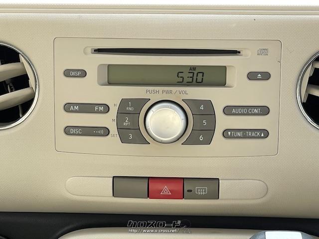 純正CDオーディオ。Bluetoothには対応していないので、気になる方はスタッフまでお声がけください。 ダイハツ ミラココア