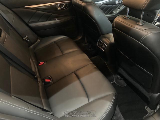 大人でもゆったり座れます 日産 スカイライン