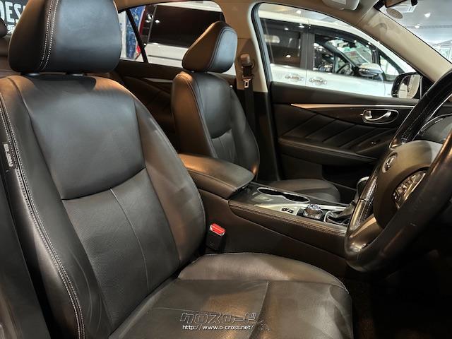 プレミアムな佇まいの中にもまた走りたくなる、もっと遠くまで行きたくなる気分を盛り上げるデザイン。 日産 スカイライン