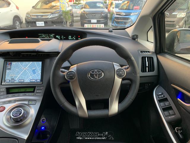 運転席からの視界も広く、女性の方でも運転しやすい設計に。 トヨタ プリウス