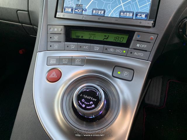 エアコンの操作パネル。ダイヤル式社外シフトノブ。 トヨタ プリウス