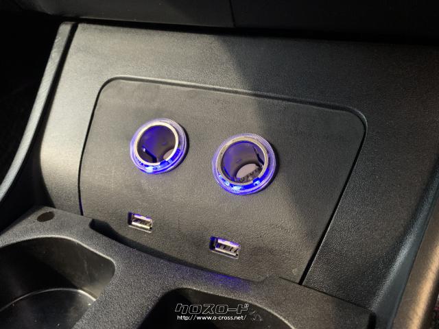 シガーソケット。USBポート。 トヨタ プリウス