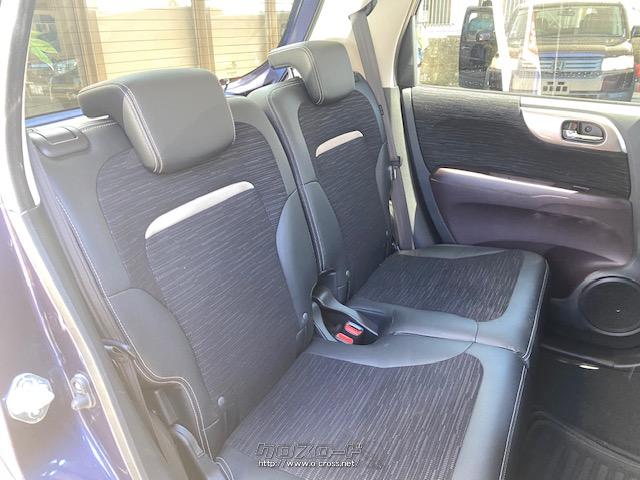 後席シートは座席が厚めに作られており乗り心地も抜群、足元も広いので乗り降りも楽になります。 ホンダ N-ONE