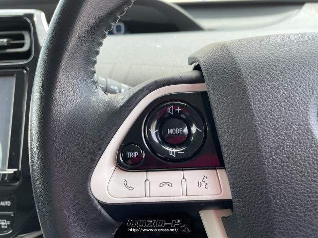 ステアリングスイッチ機能。選曲や音量をオーディオへ手を伸ばさず操作可能。 トヨタ プリウス