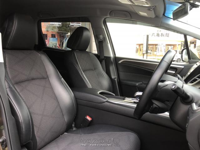 運転席シートにはシートリフターが付いてますので、様々な運転手に合せたシートポジションをとることが可能。 ホンダ ジェイド