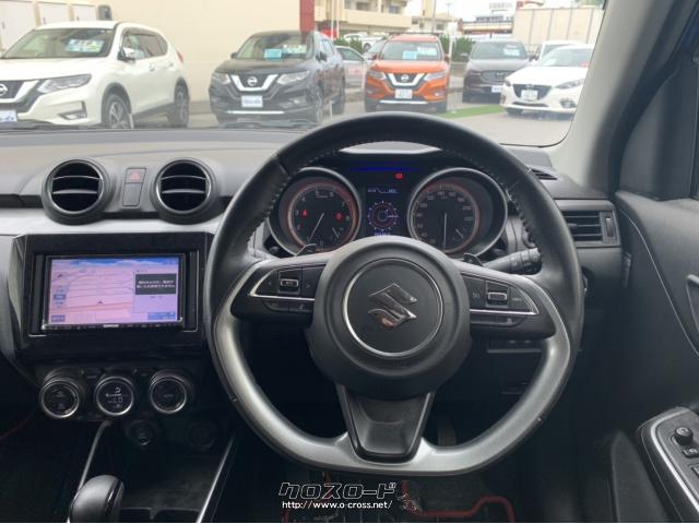 程よい太さで握りやすいステアリング。 スズキ スイフト