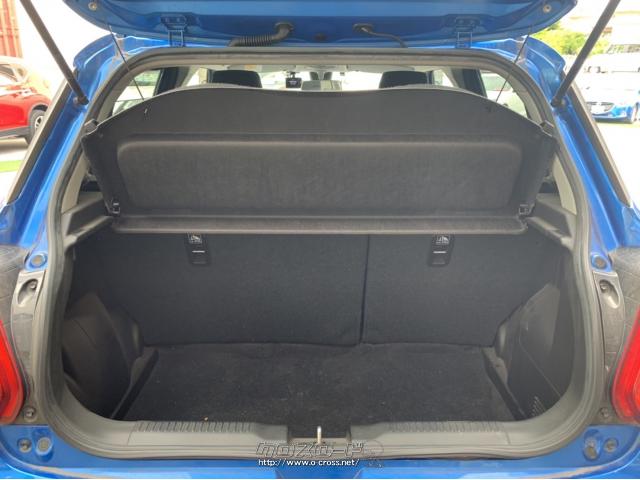 日常的な買い物なら十分な広さのラゲッジスペースです。 スズキ スイフト