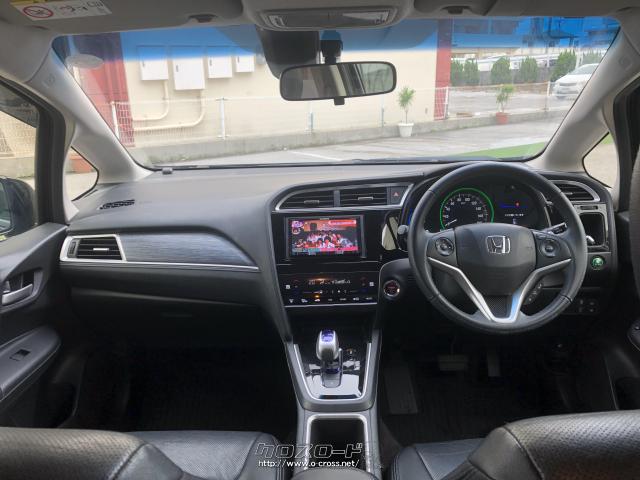 柔らかい触り心地の大型ソフトパッドを大胆に取り入れたダッシュボードを採用。 ホンダ シャトル