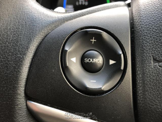 ステアリング左側にはオーディオ操作スイッチが配置されています。 ホンダ シャトル