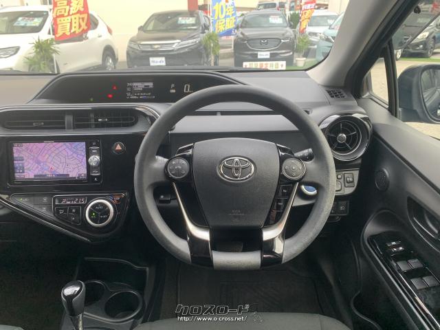 運転席からの視界も広く、女性の方でも運転しやすい設計に。 トヨタ アクア