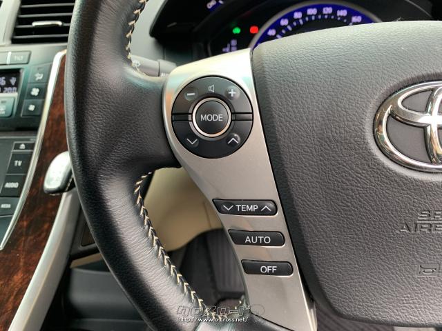 ステアリング左側にはオーディオ操作スイッチが配置されています。 トヨタ SAI