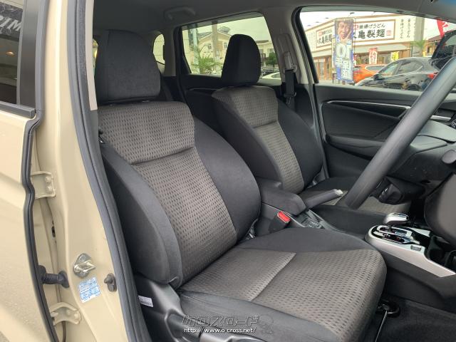 シートリフター付きの運転席はお好みの高さにシートを調整できます。 ホンダ フィットハイブリッド