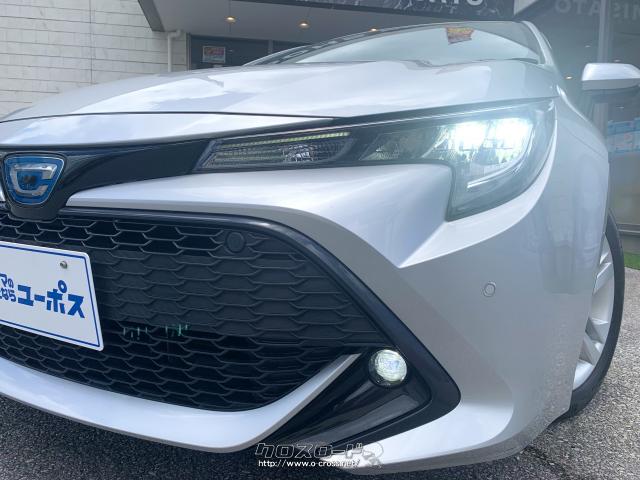 車名の頭文字「C」と3つの花冠をモチーフにしたシンボリックなエンブレムを採用した。 トヨタ カローラスポーツ