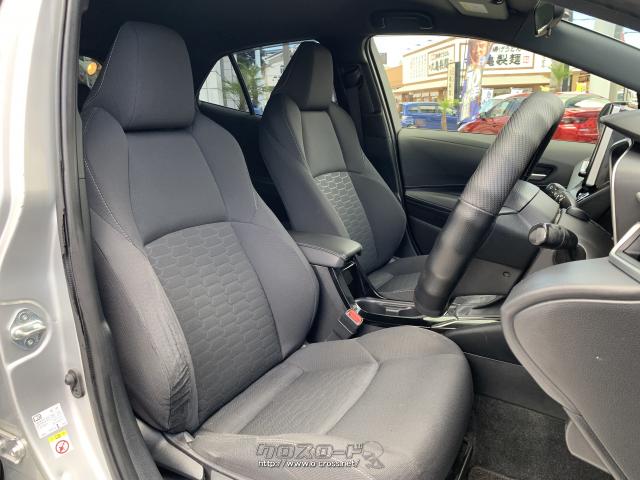 セミバケットシートで体にフィット! トヨタ カローラスポーツ