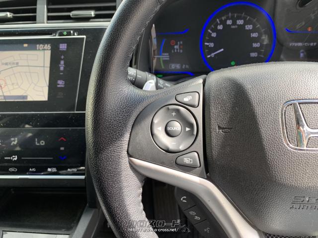 ステアリング左側にはオーディオの操作スイッチが配置されています。 ホンダ シャトル