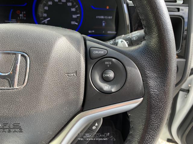 右側にはクルーズコントロールの操作スイッチが配置されています。 ホンダ シャトル