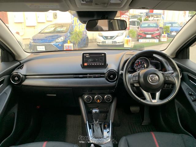 黒を基調とした落ち着きのあるインテリア。 マツダ デミオ