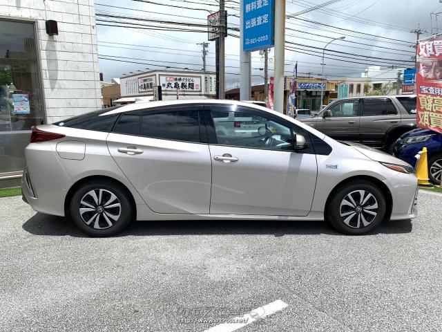 全長×全幅×全高4645×1760×1470mm トヨタ プリウスPHV