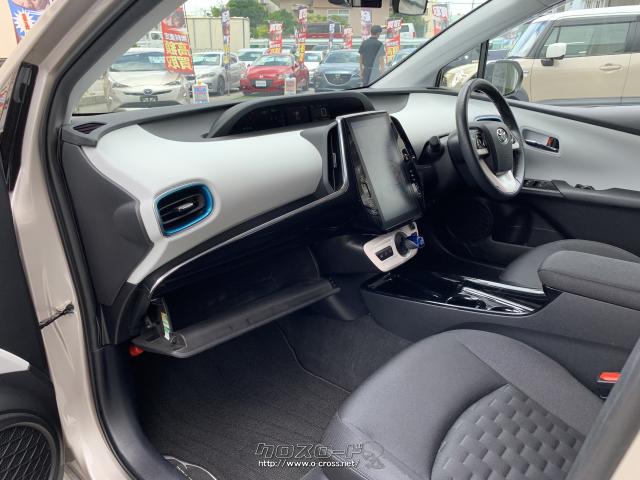 助手席側グローブボックス。 トヨタ プリウスPHV