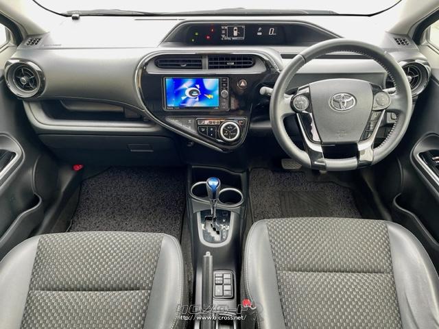 内装では、センターメーターにTFTマルチインフォメーションディスプレイを標準装備 トヨタ アクア