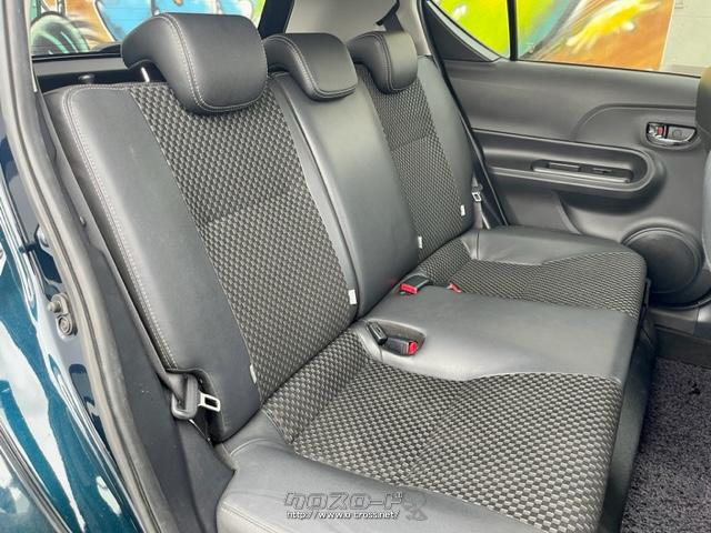 頭上、足元、窮屈にならないほどのスペースを確保しております。 トヨタ アクア