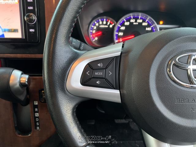 ステアリング左側には、オーディオの操作スイッチが配置されています。 トヨタ タンク