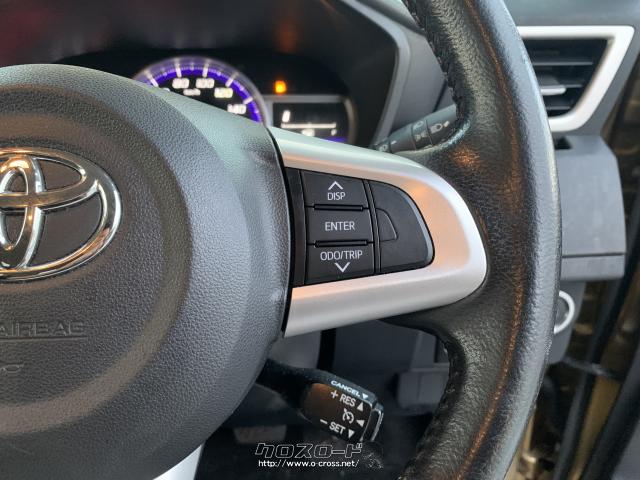 ステアリング右側にはクルーズコントロールの操作レバーが配置されています。 トヨタ タンク