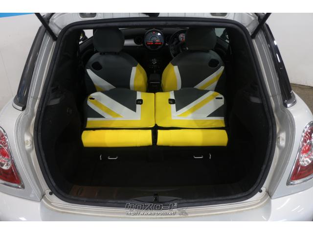 シートを倒せば収納倍増、大きな荷物も楽々積み込めます ミニ ミニ