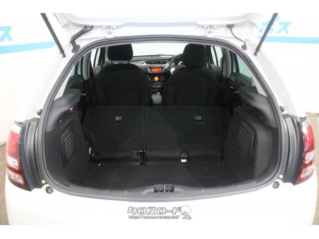 シートを倒せば収納倍増、大きな荷物も楽々積み込めます シトロエン C3