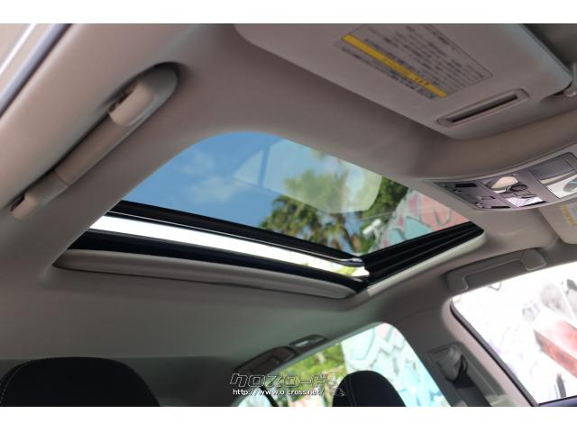 自然の光で明るい室内、サンルーフ レクサス GS