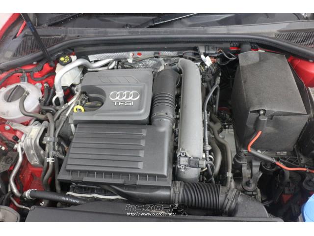 直列4気筒DOHCICターボ 最高出力122ps(90kW)/5000~6000rpm最大トルク20.4kg・m(200N・m)/1400~4000rpm アウディ A3
