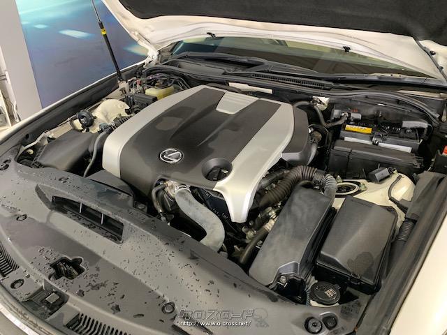 最高出力215ps(158kW)/6400rpm最大トルク26.5kg・m(260N・m)/3800rpm種類V型6気筒DOHC レクサス IS