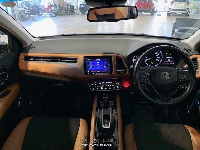 フロントシートの形状を刷新しステッチを変更することで、ホールド性と質感がさらに向上した。 ホンダ ヴェゼル