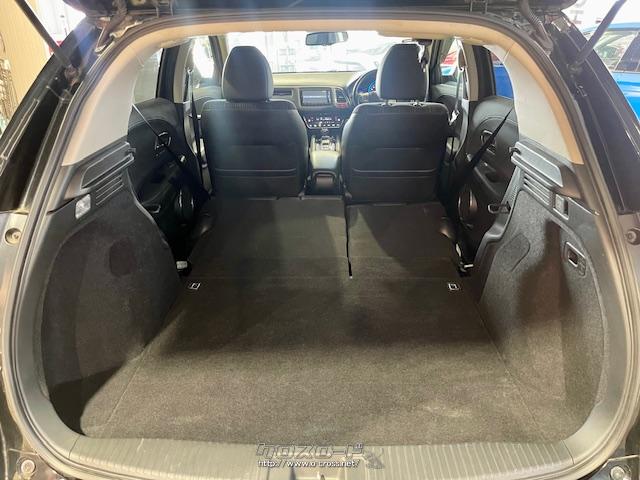 後部座席を倒すとかなり広めなラゲッジスペースが生まれます。 ホンダ ヴェゼル
