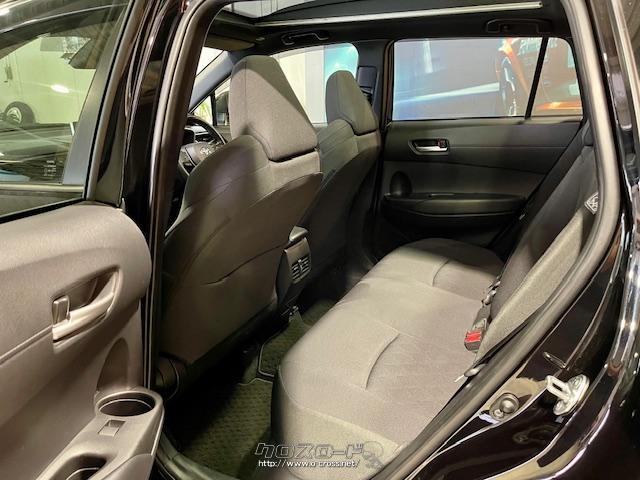 足元、頭上共に余裕のある後席となっております。 トヨタ カローラクロス