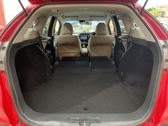 後席を倒す事で大きな荷物を積み込むことができます。 ホンダ シャトル
