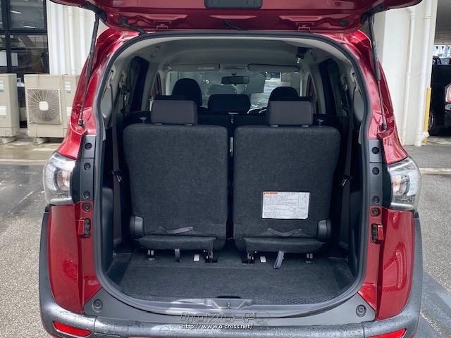 安全装備では、アクセルとブレーキを踏み間違えた時などに、障害物を検知して自動でブレーキをかけるインテリジェントクリアランスソナー(パーキングサポートブレーキ)を新設定。 トヨタ シエンタ