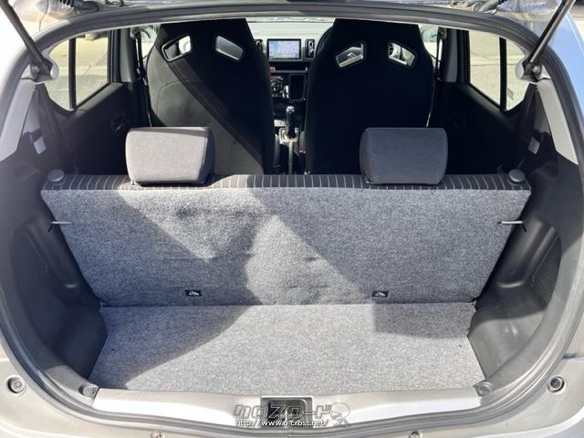 ユーポス奥武山店は軽自動車からミニバン、スポーツカーと様々なジャンルの車両を多く取り扱っております。まだ何の車種か決めていない方はぜひ当店から探しませんか。お気軽にお越しください。 スズキ アルトワークス