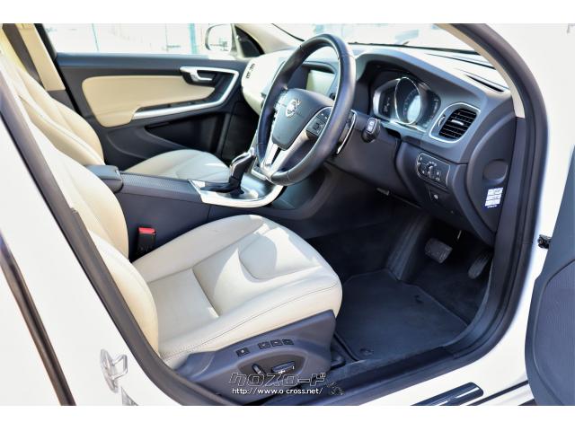 明るく上品な雰囲気をもったアイボリーレザーシート ボルボ V60