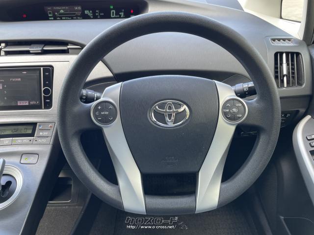 ステアリング周りも比較的綺麗です。 トヨタ プリウス