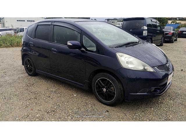 【ご来店は予約制】TEL 080-2749-3147 展示場が数カ所ございますので、在庫確認も含めご来店前にはご連絡をお願い致します ホンダ フィット